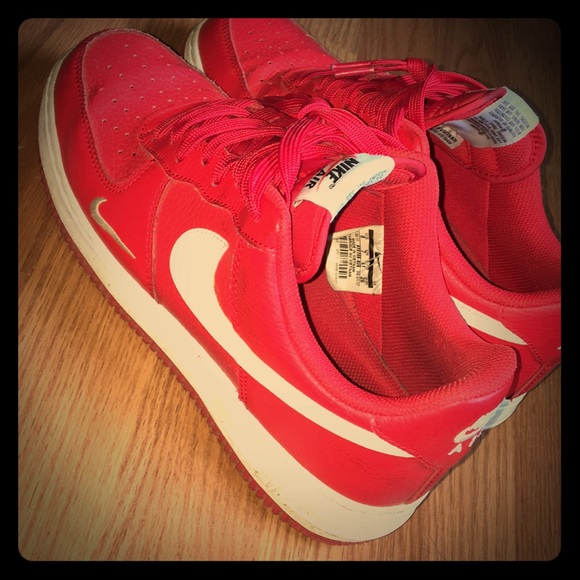 Red AF1’s - Picture 1 of 1